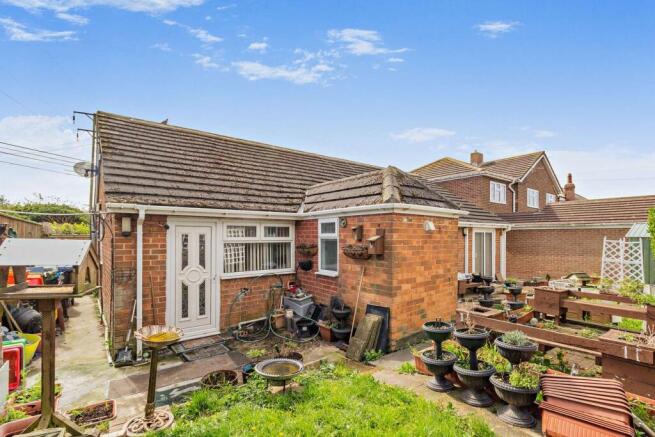 3 bed property, in Glebe Terrace, £215,000