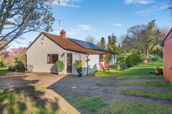3 bed property, in Ring Fence, £665,000