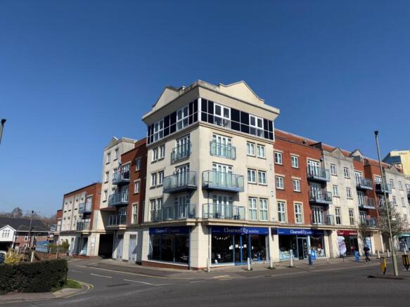 1 bed property, in Flat 29 Metro Apartments, £140,000