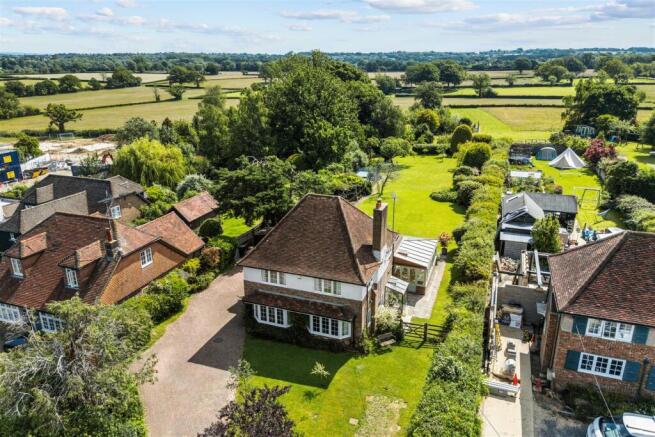 3 bed property, in College Lane, £1,100,000