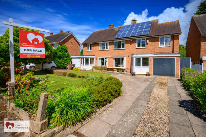 5 bed property, in Longdon Road, £525,000