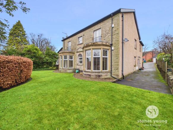 2 bed property, in Ribchester Road, £165,000