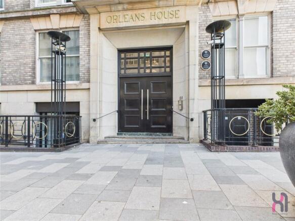 2 bed property, in Orleans House, £155,000