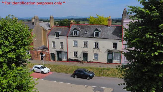5 bed property, in High St, £650,000