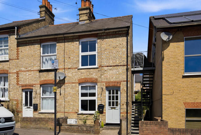 2 bed property, in Portland Place, £385,000