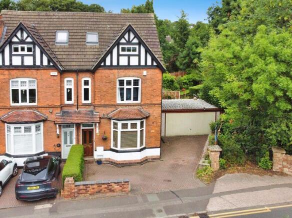5 bed property, in Rectory Road, £500,000