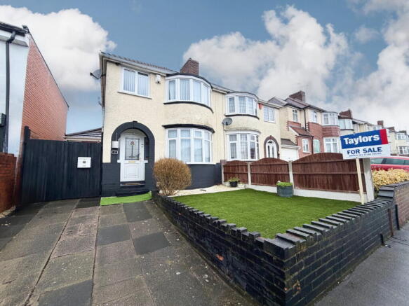 3 bed property, in Crabourne Road, £225,000