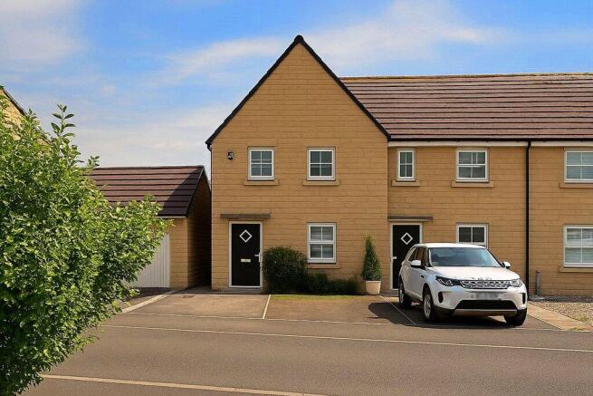 3 bed property, in 3 Clark House Way, £325,000