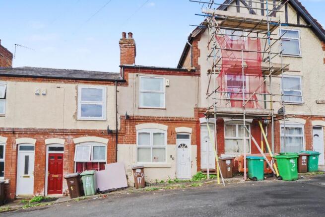 2 bed property, in St. Pauls Terrace, £90,000