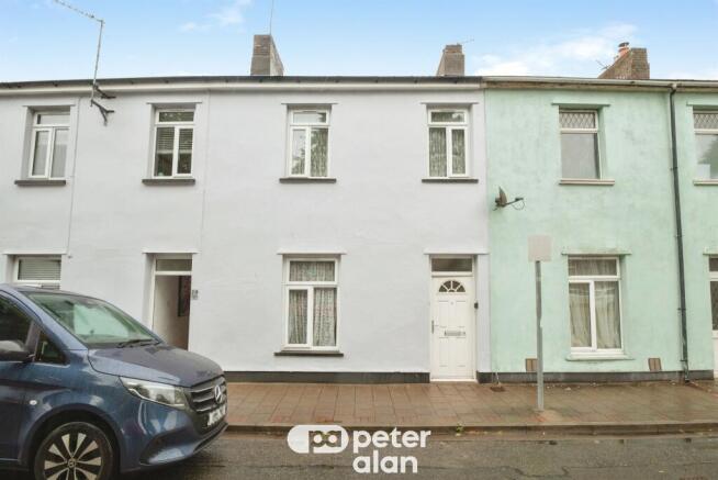 3 bed property, in Elm Street, £230,000