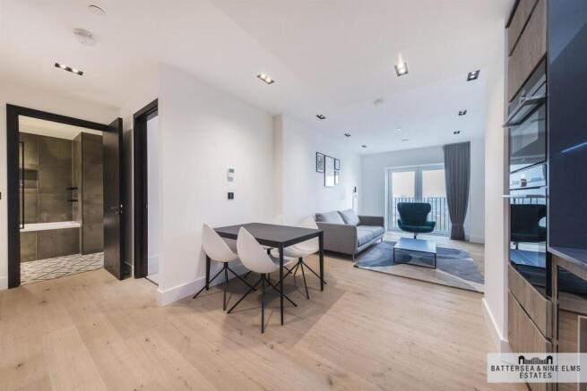 1 bed property, in Keybridge Tower, £649,950