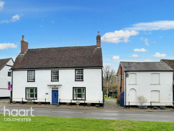5 bed property, in The Green, £500,000
