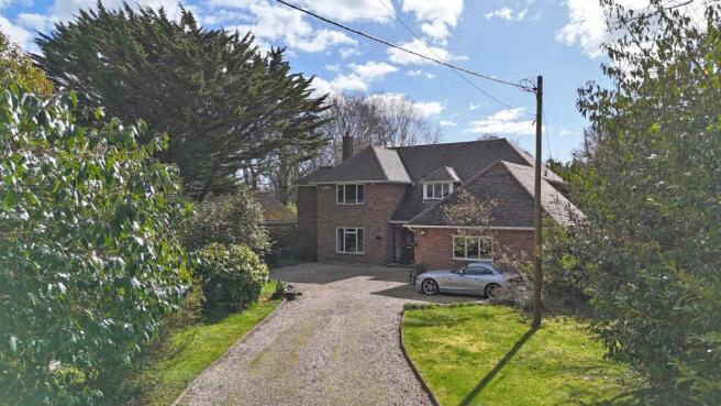 4 bed property, in Sway Road, £995,000