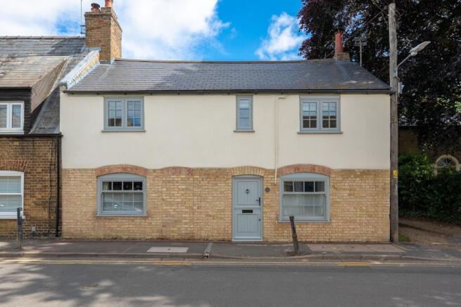 3 bed property, in High Street, £450,000