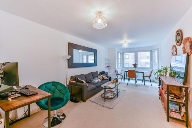 1 bed property, in Crawford Street, £400,000