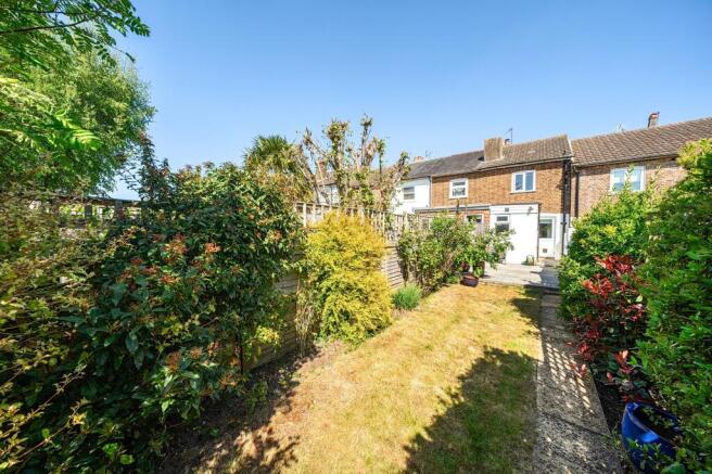2 bed property, in Taylor Street, £300,000