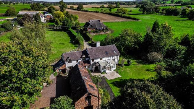 4 bed property, in Aston, £695,000
