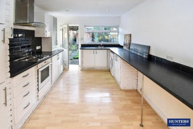 3 bed property, in Kingston Avenue, £230,000