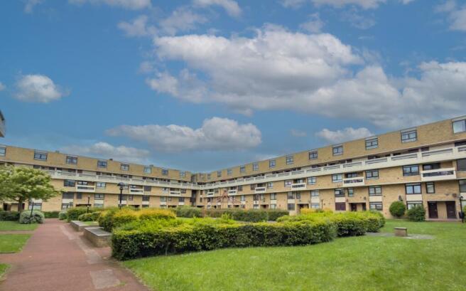1 bed property, in 143. Collingwood Court, £5,000
