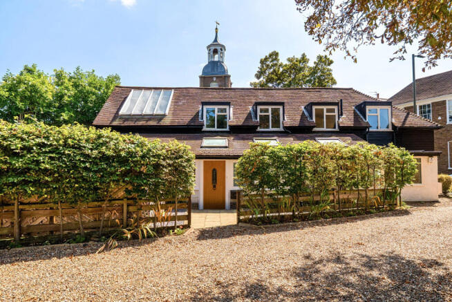 5 bed property, in Church Street, £1,000,000