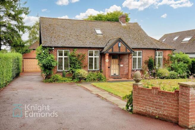 4 bed property, in Salts Avenue, £650,000