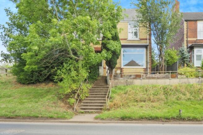 3 bed property, in Thorne Road, £195,000