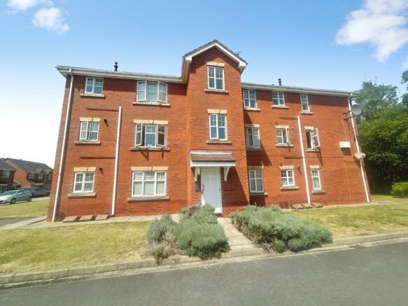 2 bed property, in Brush Drive, £130,000