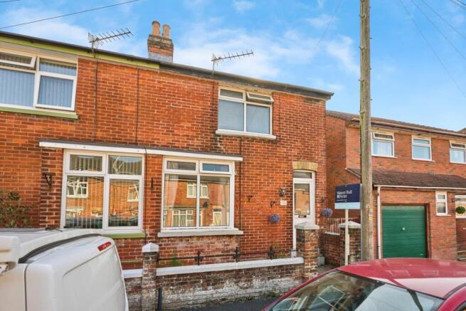 3 bed property, in St. Davids Road, £135,000