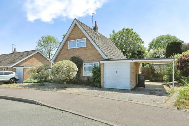 3 bed property, in Larch Grove, £270,000