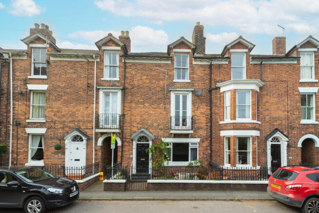 4 bed property, in New Street, £240,000
