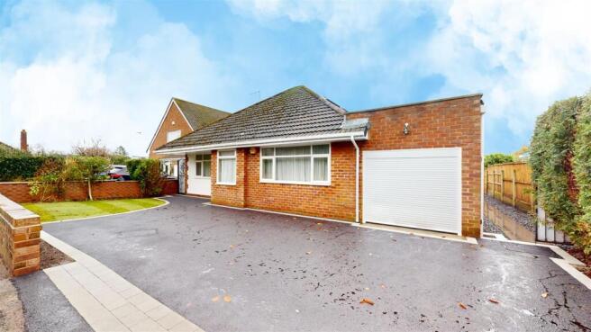 3 bed property, in Villiers Crescent, £495,000