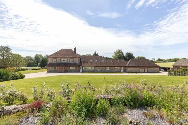 17 bed property, in 4 Bed Farmhouse, £2,600,000