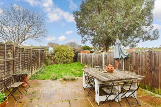 3 bed property, in Ardingly Drive, £325,000