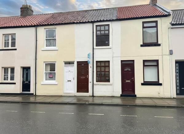 1 bed property, in Church Street, £90,000