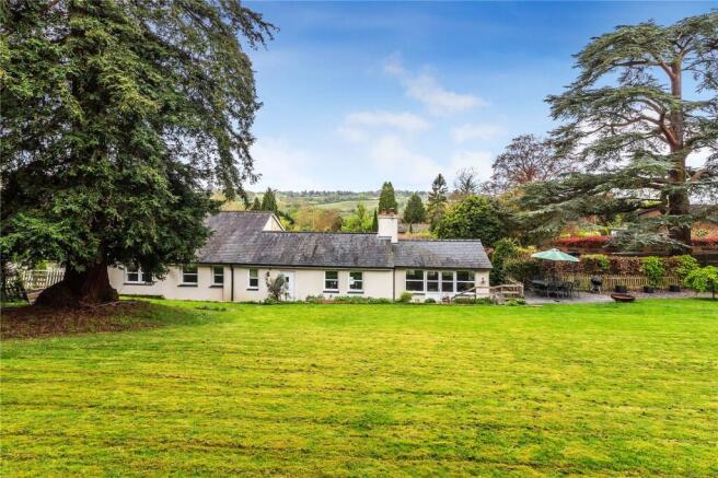 6 bed property, in Downside Court, £1,395,000