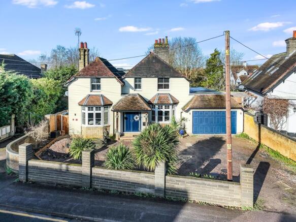 4 bed property, in Tye Common Road, £950,000