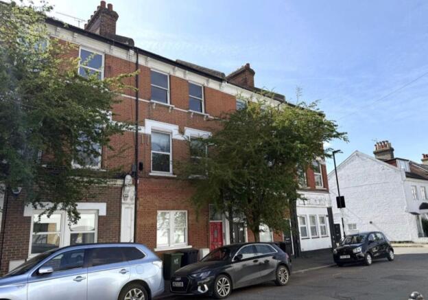 1 bed property, in Flat C, £70,000