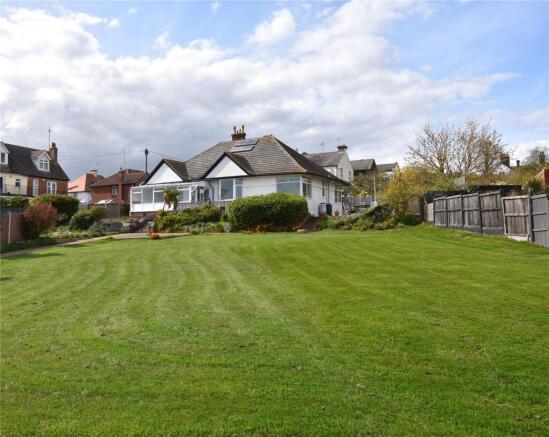 4 bed property, in Beach Road, £700,000