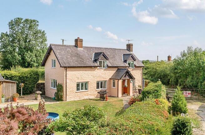 3 bed property, in 19 Colebatch, £495,000