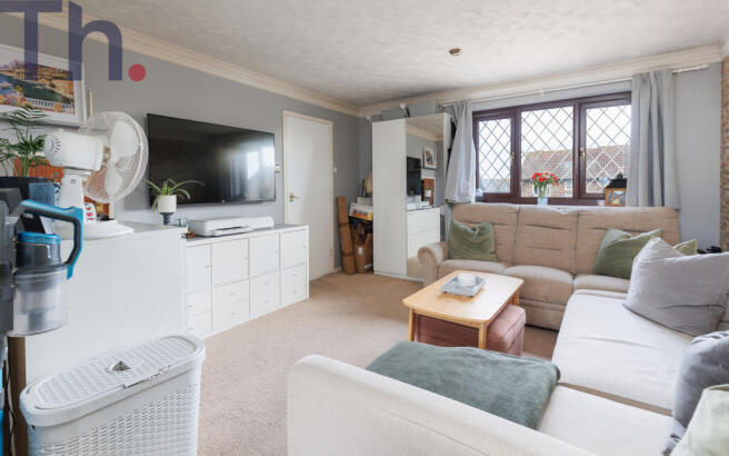 4 bed property, in Newport PO30, £299,950