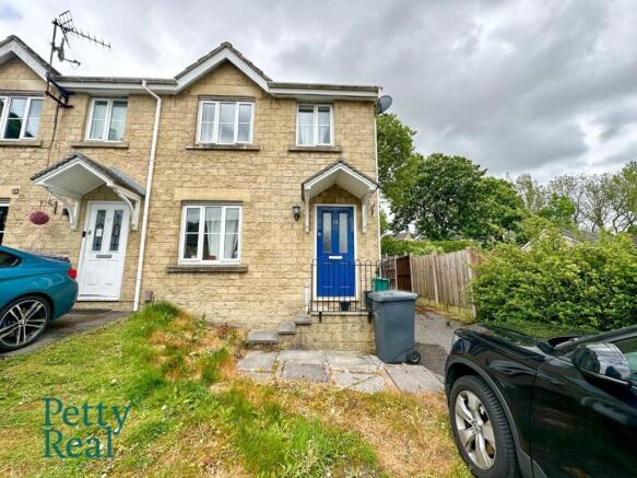 3 bed property, in Wood Clough Platts, £160,000