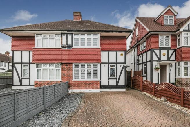 3 bed property, in Kingsbridge Road, £550,000