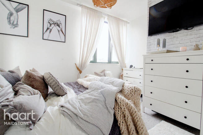 2 bed property, in Knightrider Street, £199,950