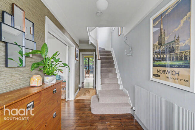 4 bed property, in The Woodlands, £1,000,000