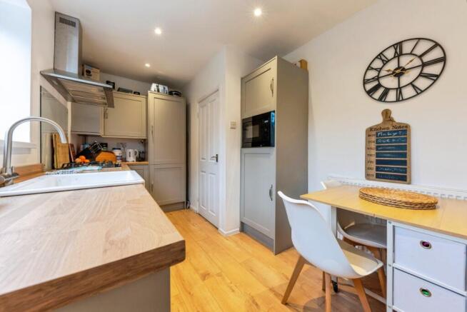 3 bed property, in Norwood Gardens, £275,000