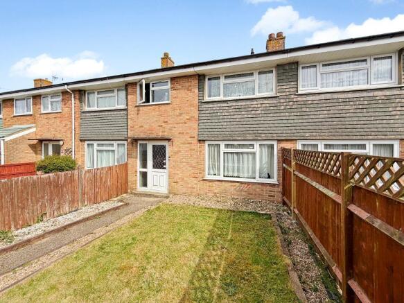 3 bed property, in Oakside Road, £215,000