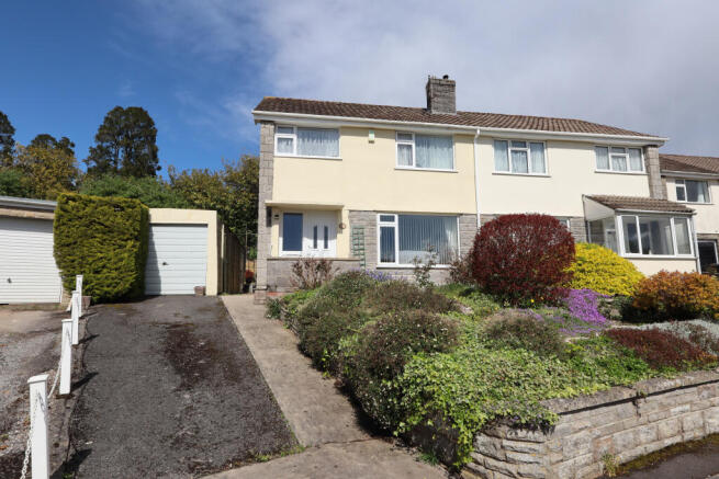 3 bed property, in Tuddington Gardens, £310,000
