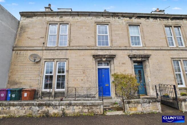 5 bed property, in South College Street, £275,000