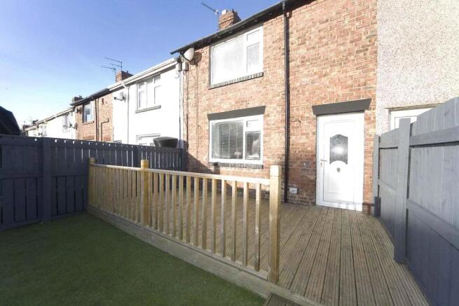 2 bed property, in Milton Avenue, £80,000