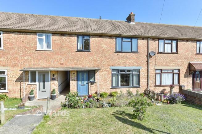 3 bed property, in The Fairway, £290,000